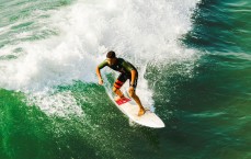 体育彩票：中超上海德比震撼上演，奥斯卡2射1传武磊梅开二度，海港5-0狂扫申花