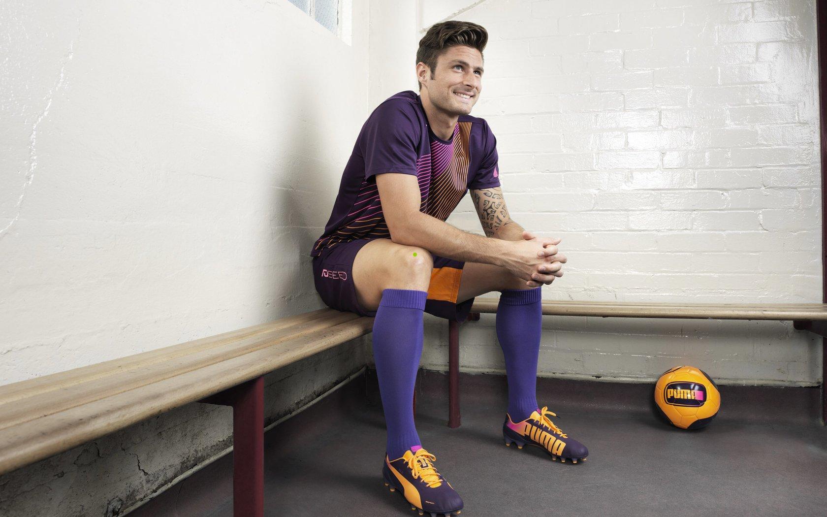 麦克阿瑟FC迎战香港大埔，亚冠赛前默哀致敬火灾遇难者